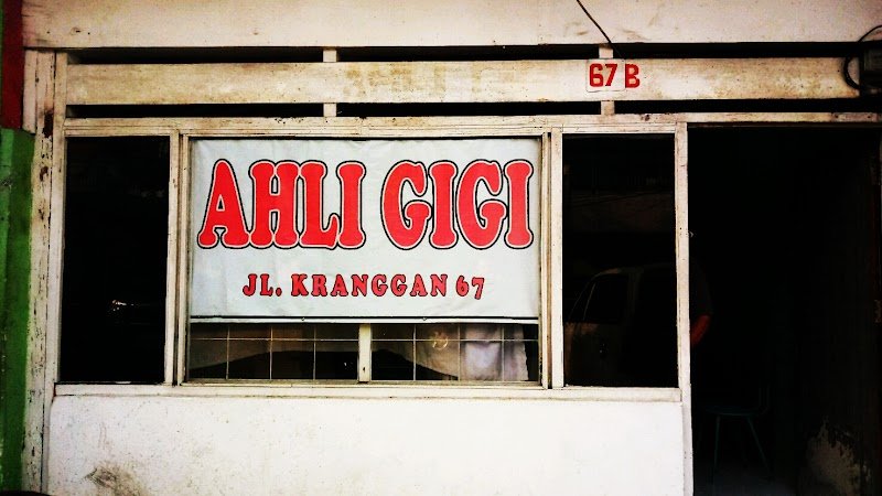 Ahli Gigi Dianto Hadi di Genteng