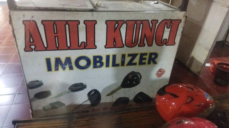 AHLI KUNCI SURABAYA BARAT 24 JAM 081331963541 di Semampir