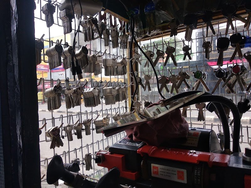 Ahli Kunci Ujang ( Duplikat Kunci ) di Cengkareng