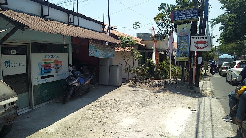 Dental Unique di Tembalang