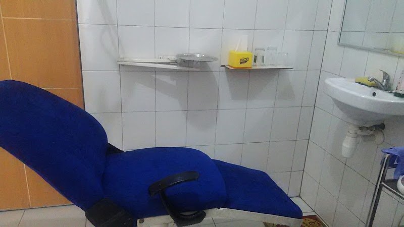 Faisal gigi di Kota Surabaya