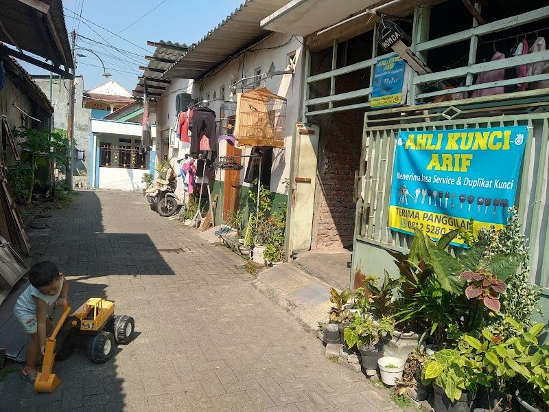 Jasa ahli kunci surabaya barat di Lakarsantri