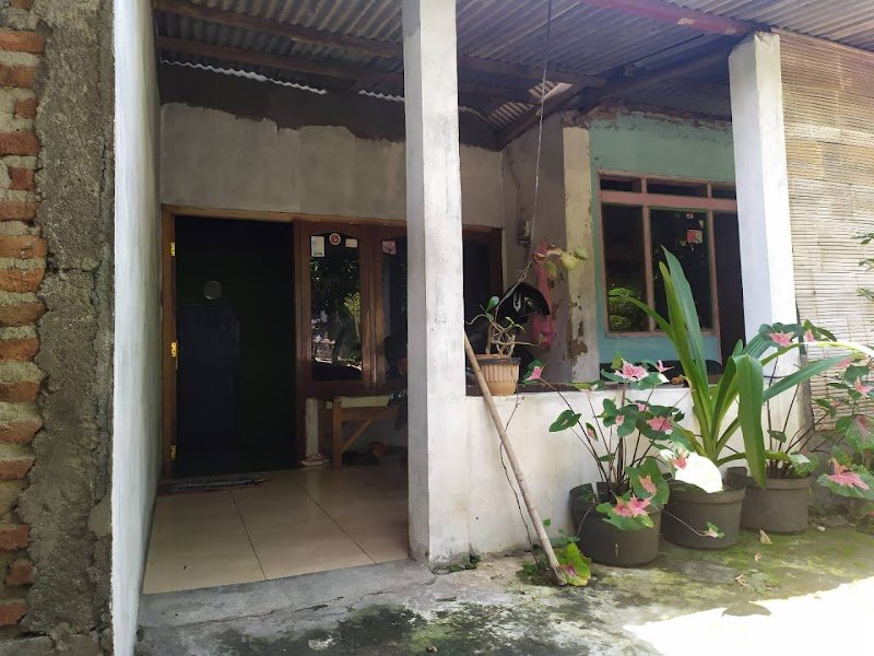 Pijat Panggilan Semarang 24 jam (ERI MASSAGE : Terapis Pria dan Wanita Bersertifikat) di Semarang Barat