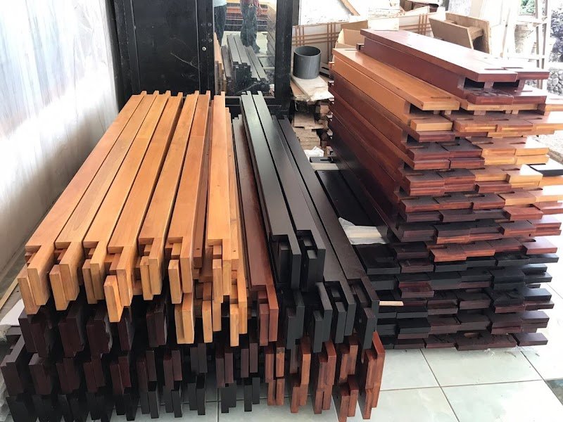 WOODEN GALLERY di Sukomanunggal